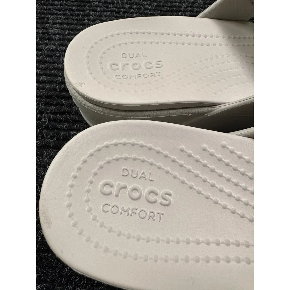 Crocs Womens W8 Dual Comfort Wedge Slide Sandals Beige Silver Metallic